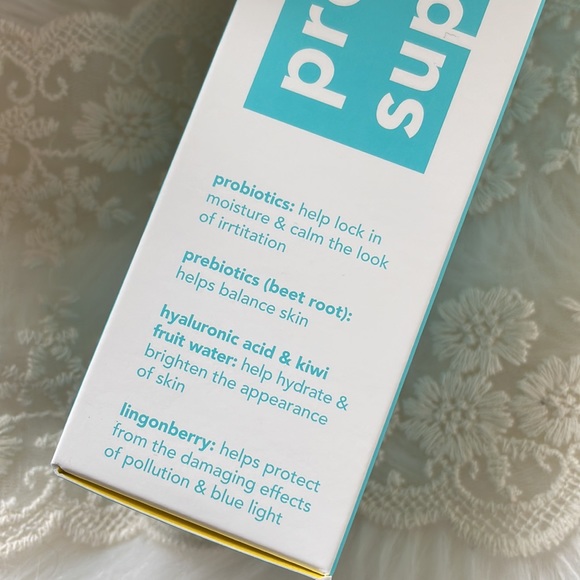 •Tula• Signature Glow Refreshing & Brightening Face Mist - Picture 7 of 11